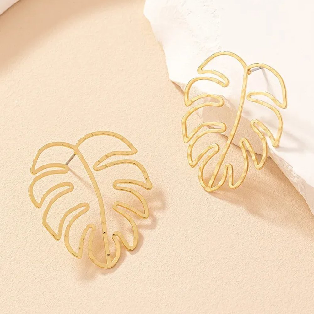 Boho Gold Monstera Leaf Outline Tropical Palm Frond Tree Leaf Stud Earrings NEW